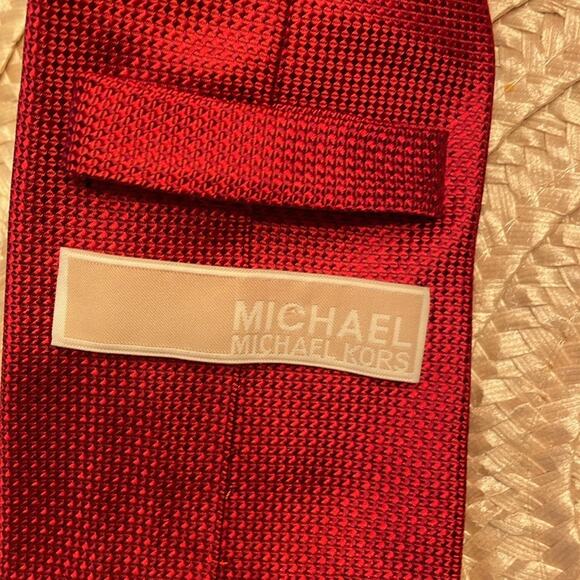 Michael Kors Designer Tie Pure Silk Sophistication - Picture 4 of 6